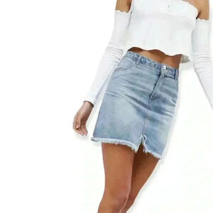 Vintage Y2K MISSGUIDED Distressed Light Wash Denim Mini Skirt Womens Size 2